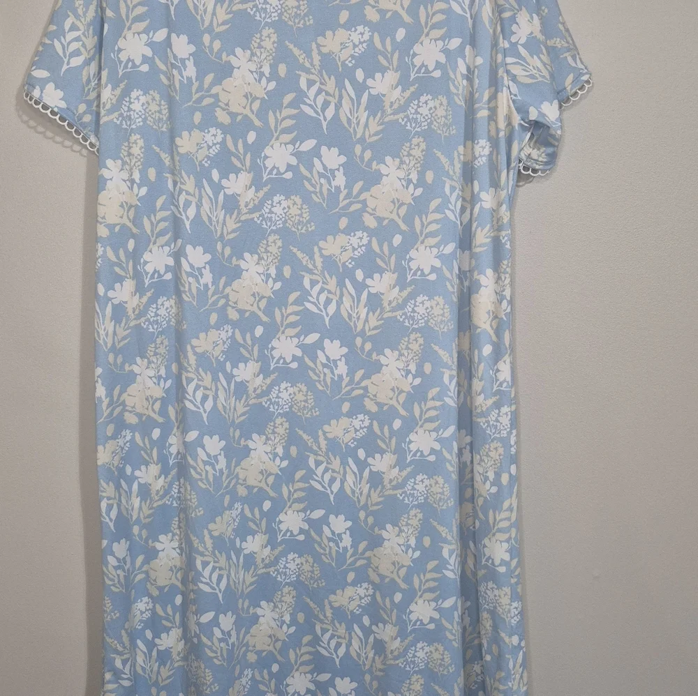 Floral Blue Nightgown Size 2X - Picture 7 of 11